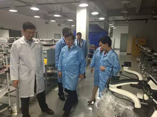 专家参观飞依诺