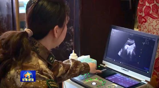 向主任使用飞依诺便携彩超VINNO 6